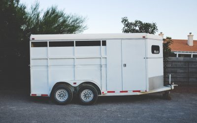 Hoe bevestig je een aanhangwagen met een hulpkoppeling?