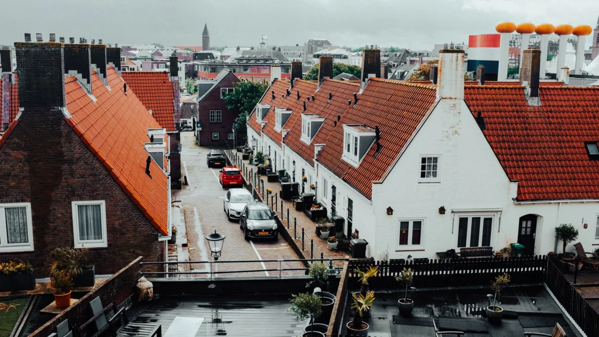Het belang van dakreiniging: voordelen en tips