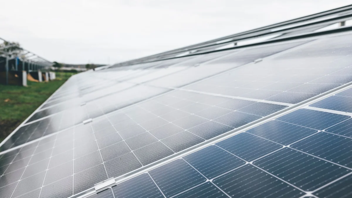 Het installatieproces van zonnepanelen: Wat kun je verwachten?