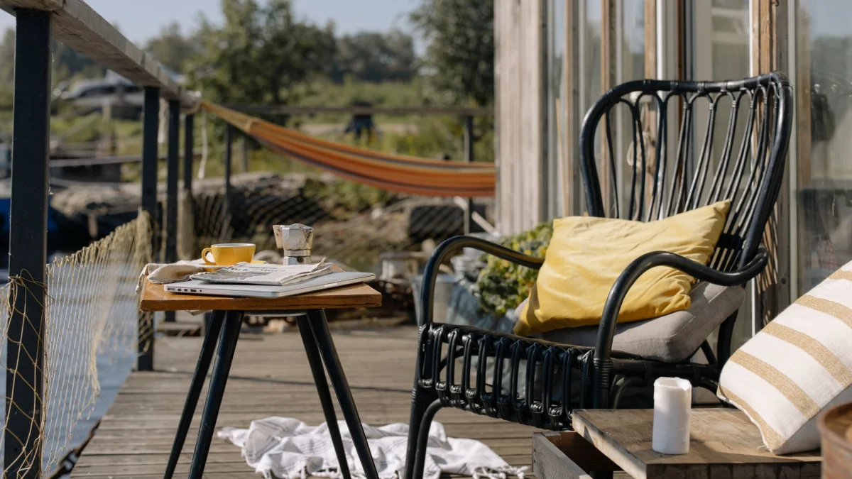 Het perfecte samenspel: comfortabel wonen en ontspannen op jouw veranda